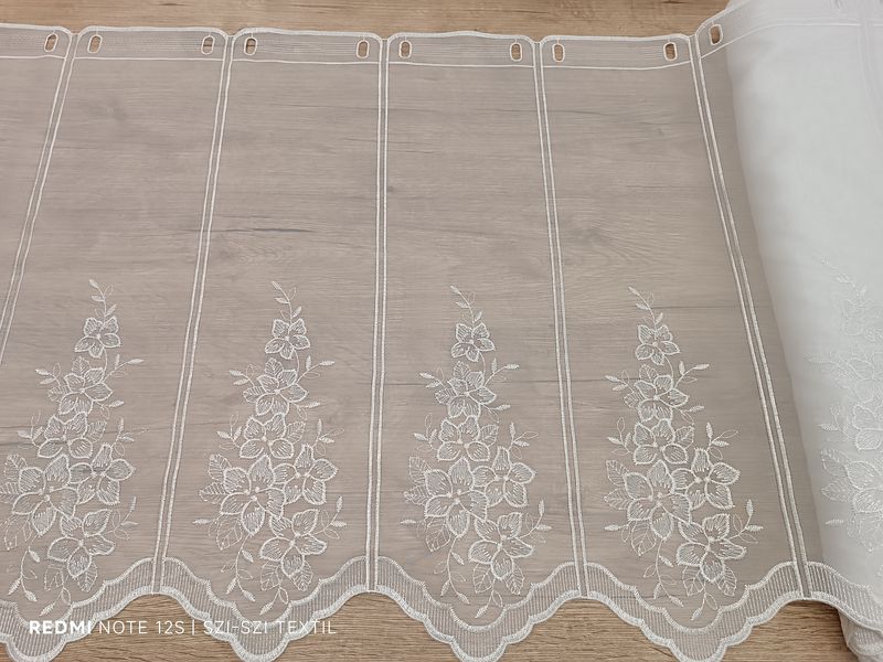 Vitrázs függöny fehér virágos hímzett Fiona 60cm