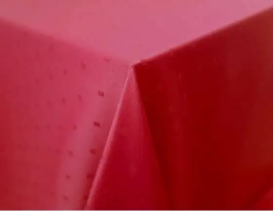 Szennytaszító damaszt bordó színű kiskockás 160cm