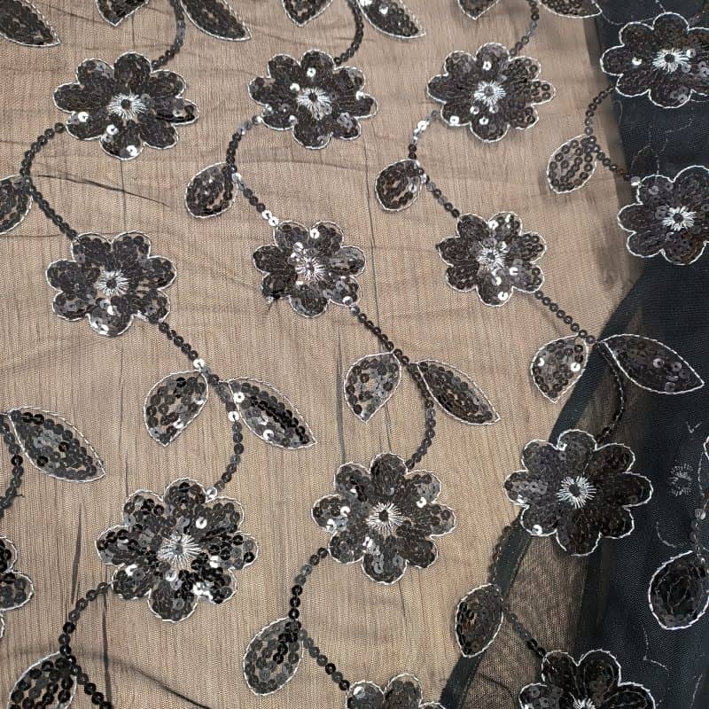 Tüll alapon flitteres virág