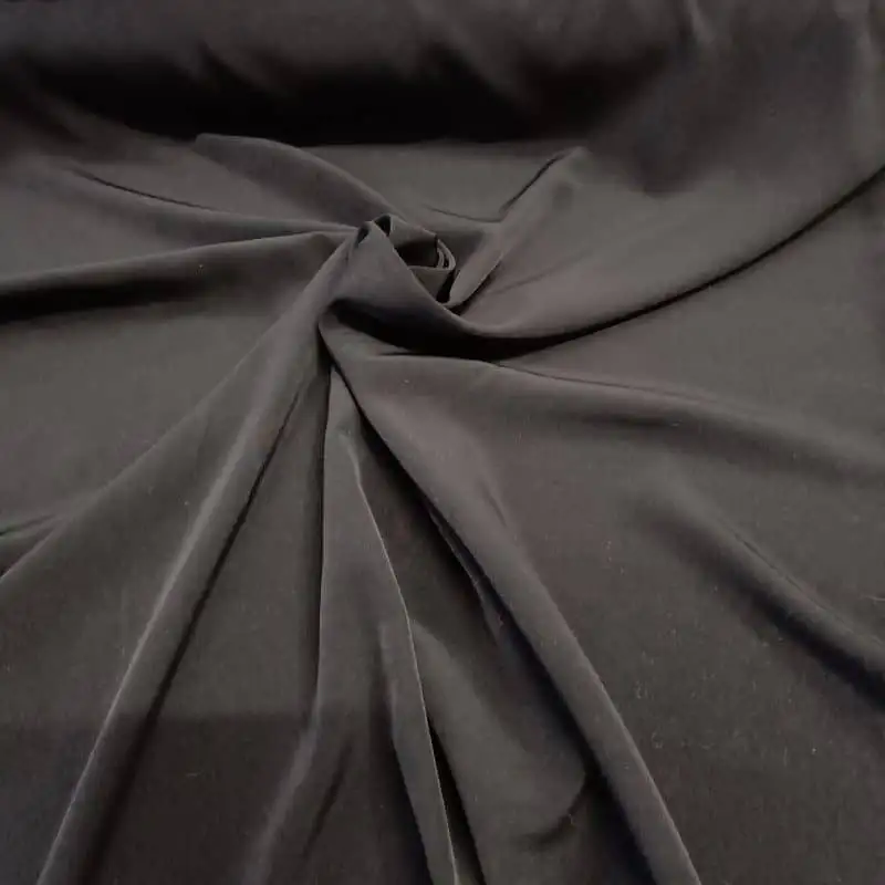 Nehéz selyem fekete