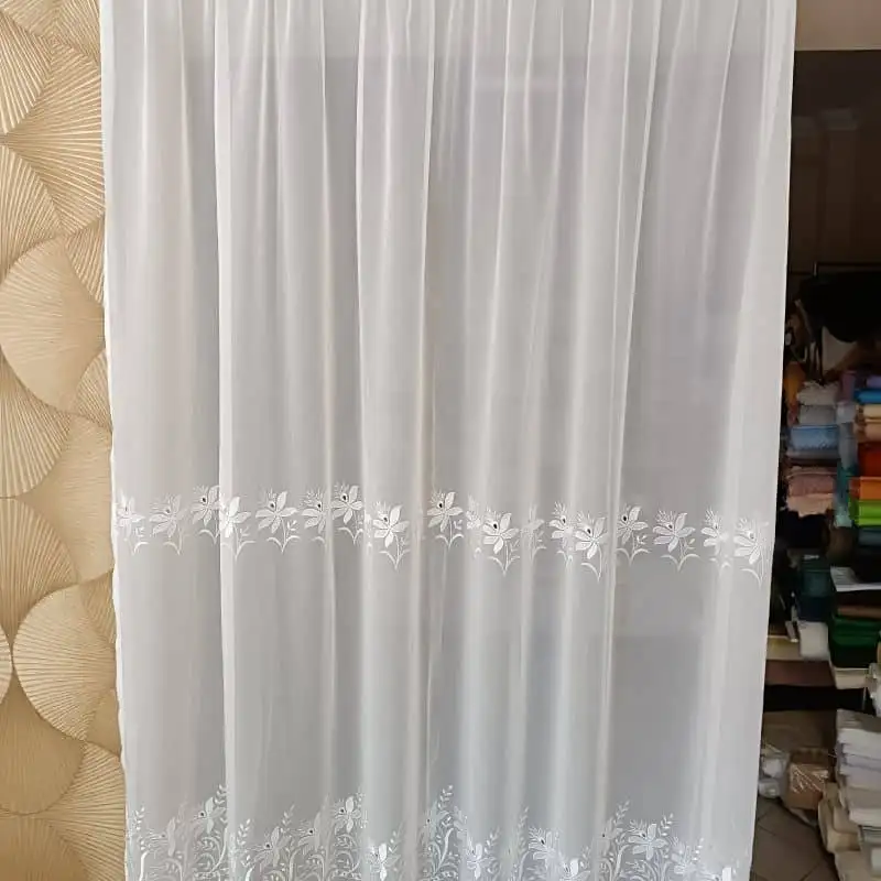 Kész függöny fehér hímzett