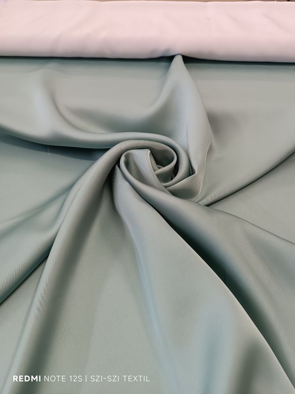 Armani selyem menta